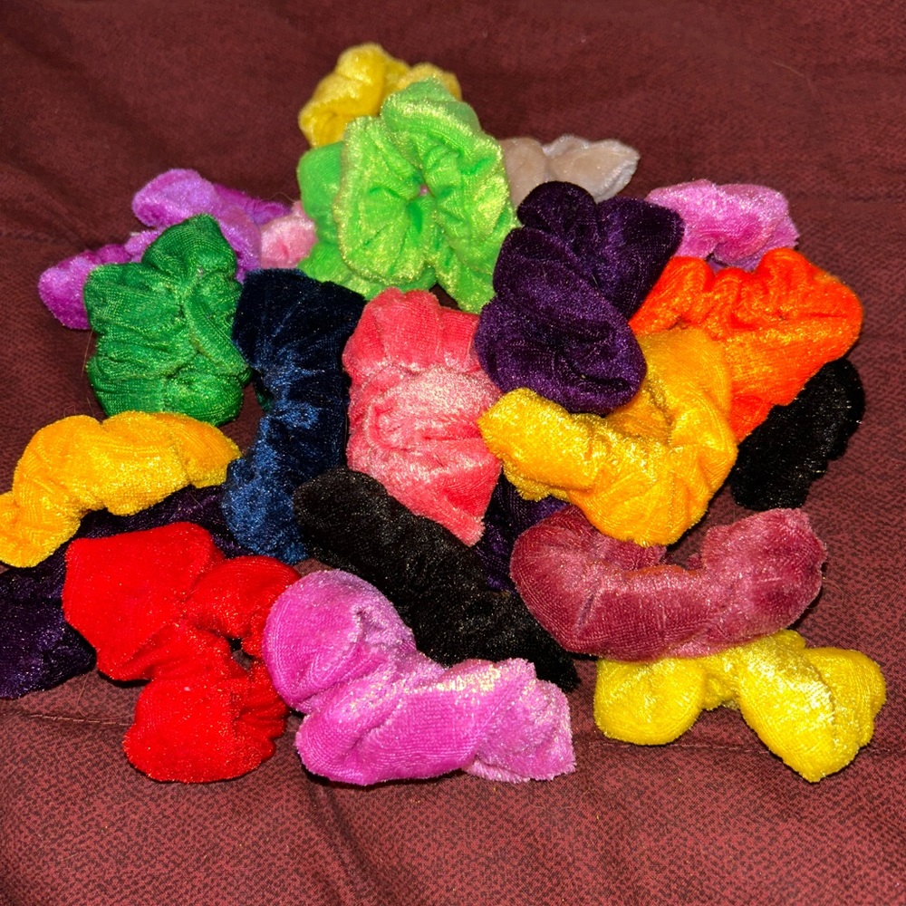 25 Scrunchies Assortment of Colors